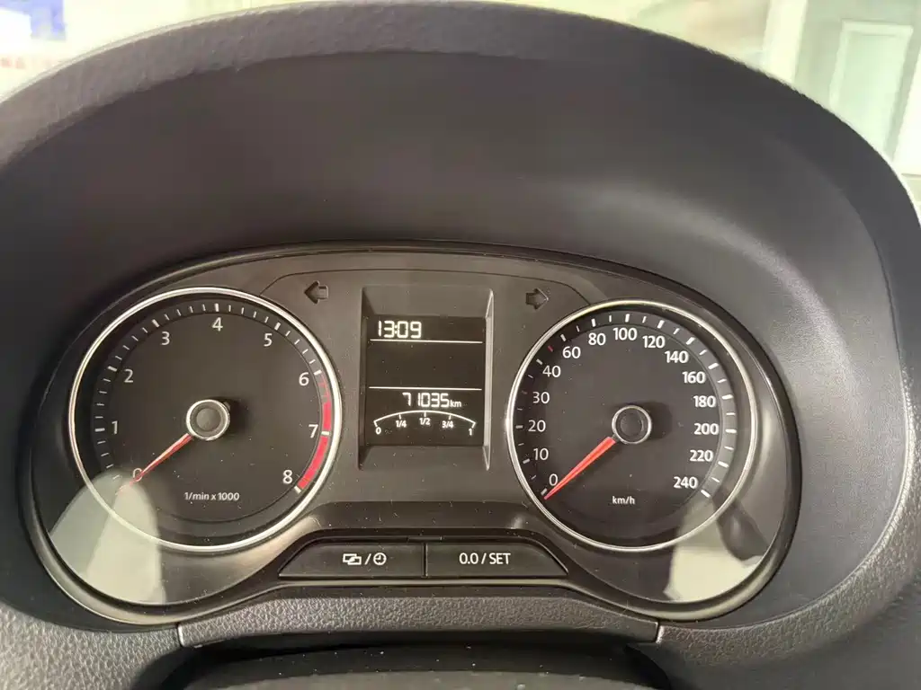 Volkswagen Polo 2015