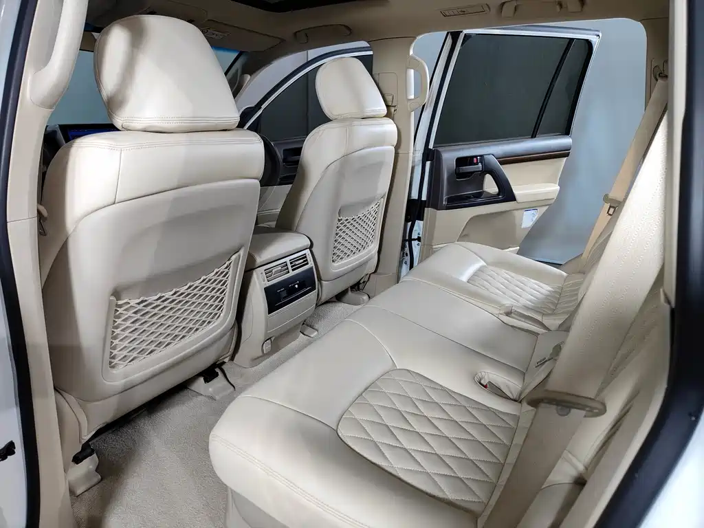 Toyota Land Cruiser 2020 — фото 6