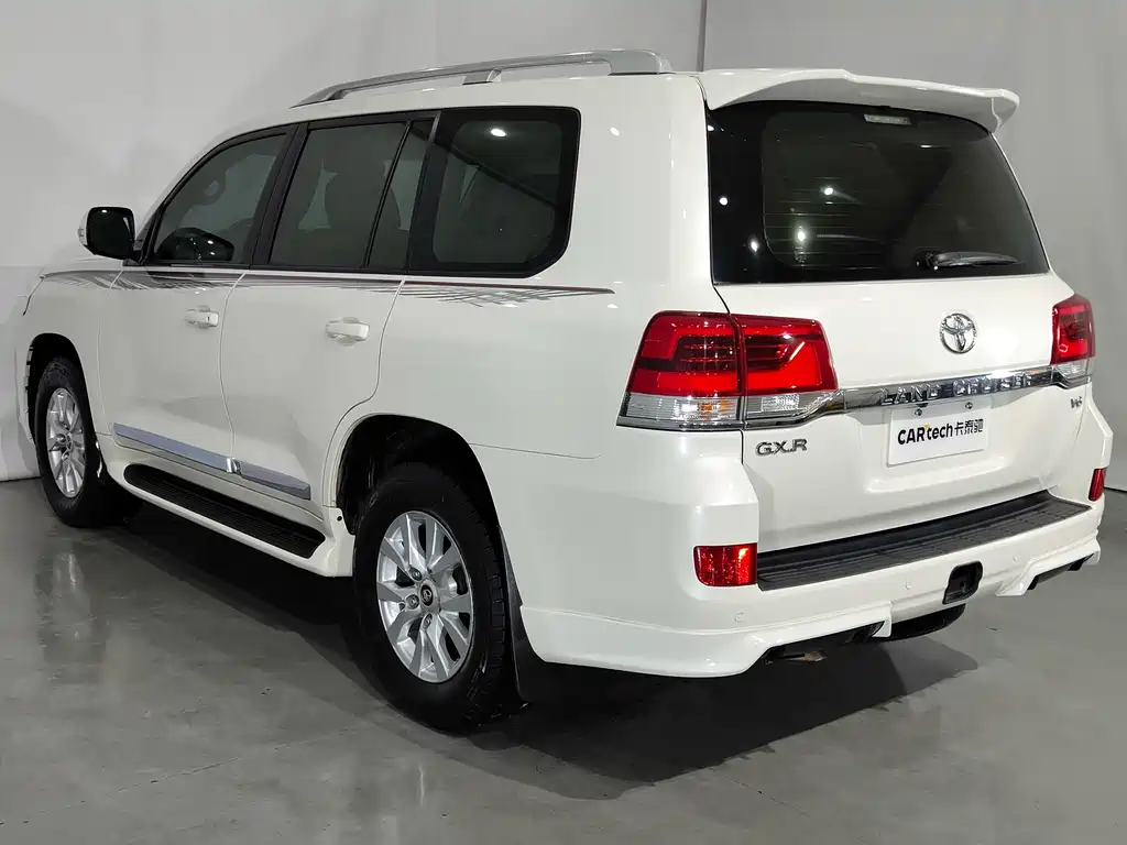 Toyota Land Cruiser 2020 — фото 16
