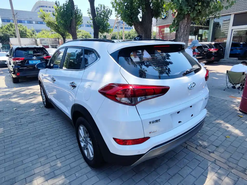 Hyundai Tucson 2016 — фото 13