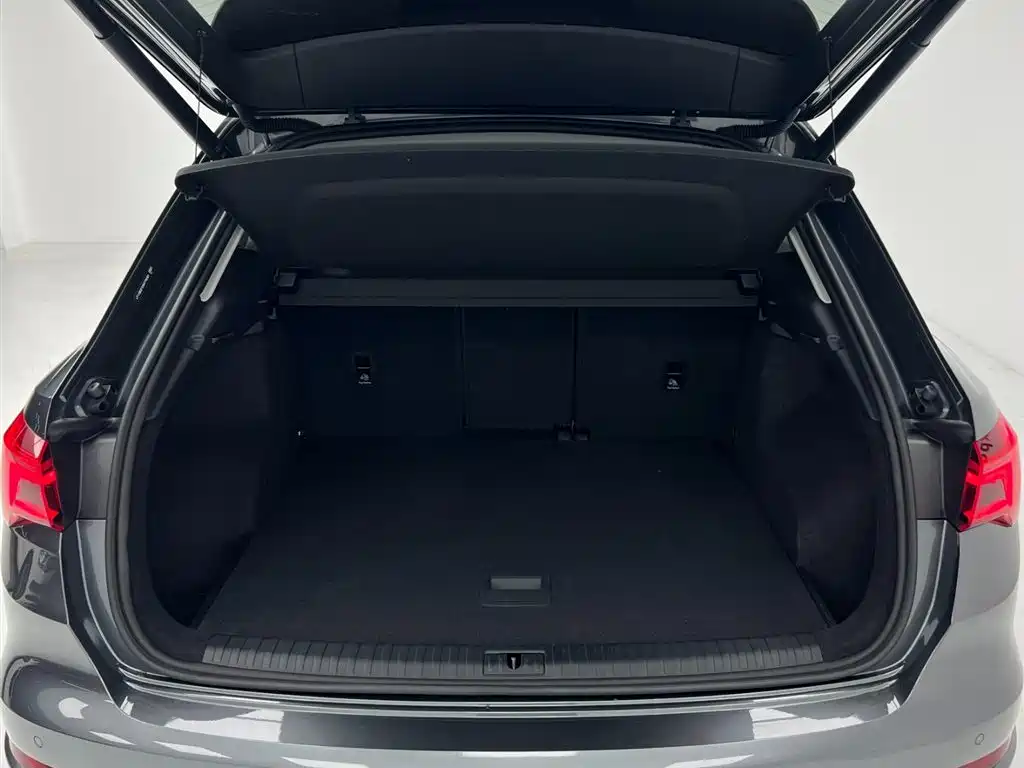 Audi Q3 2022 — фото 16