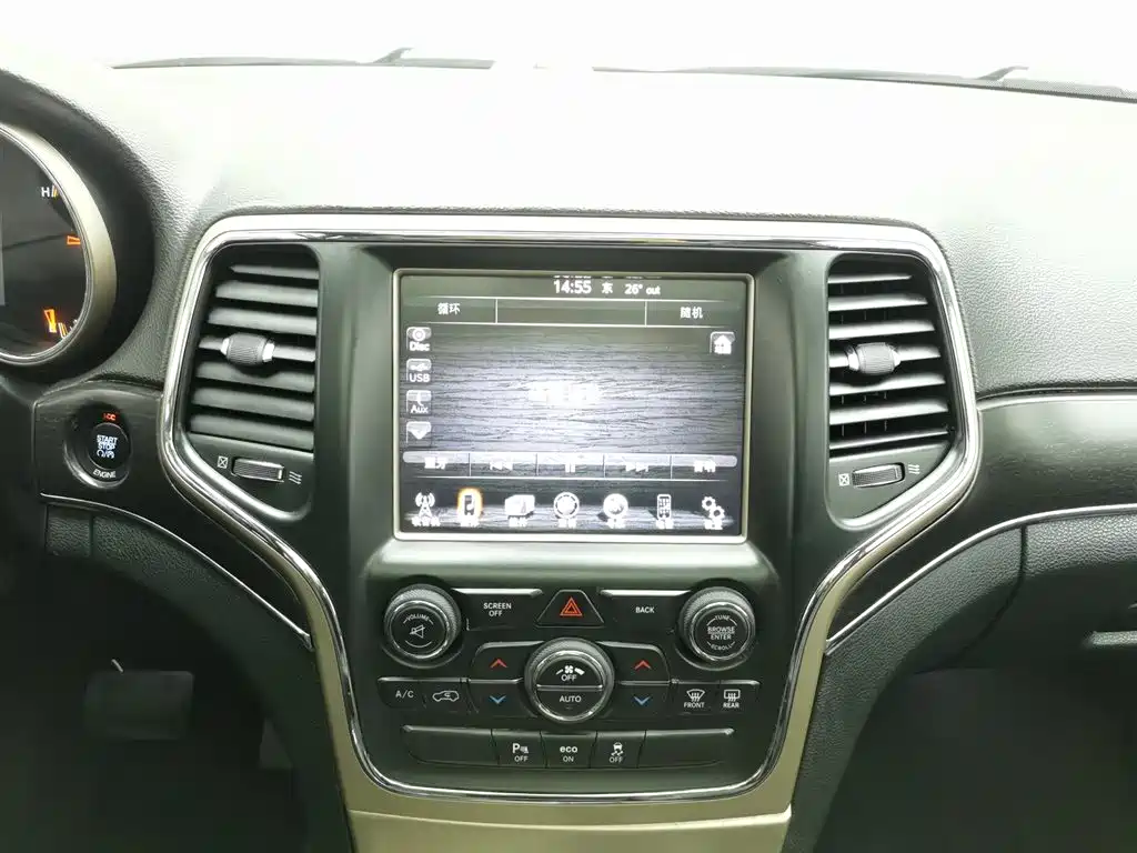 Jeep Grand Cherokee 2014 — фото 12