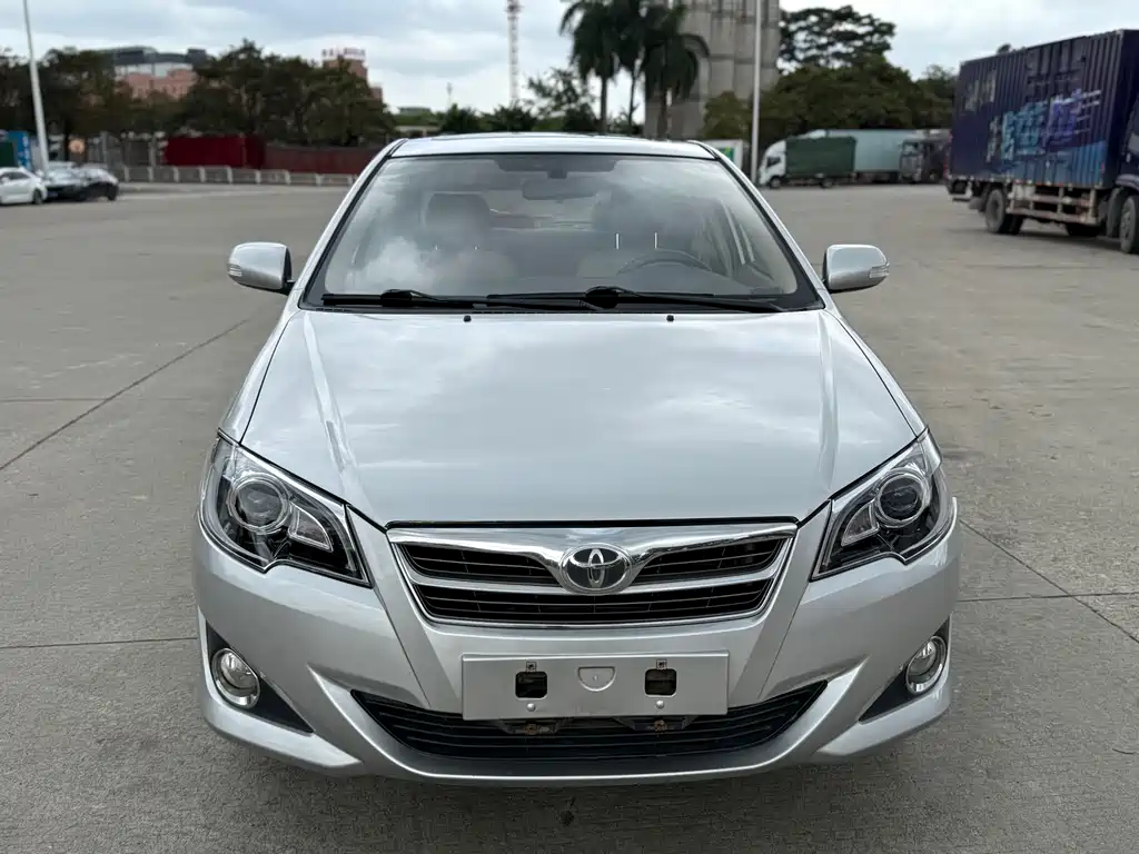 Toyota Corolla 2016 — фото 2