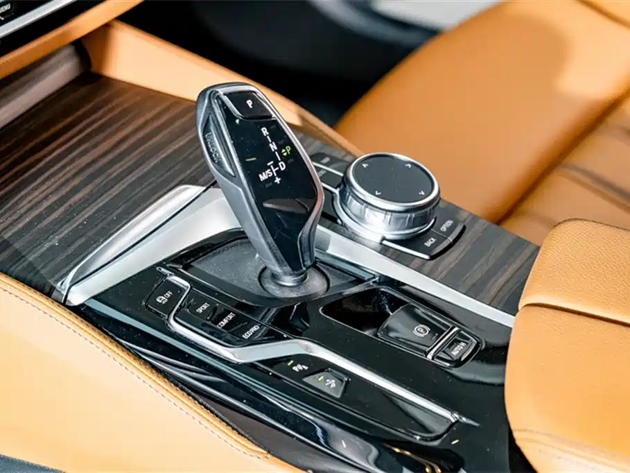 BMW 6 Series GT 2022 — фото 12