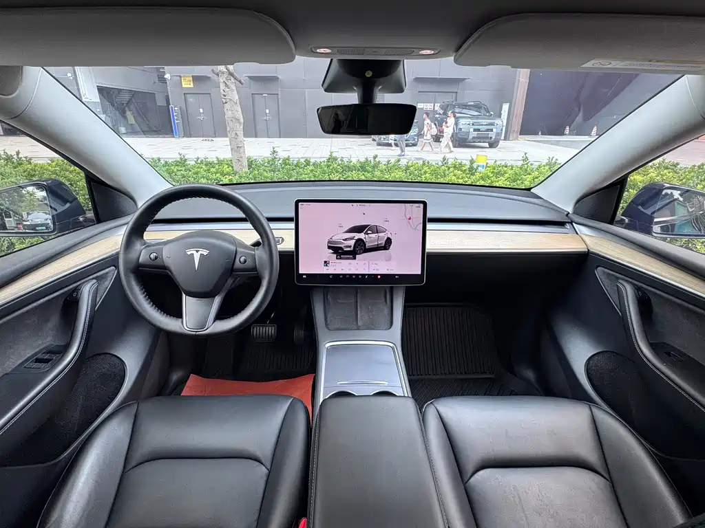 Tesla Model Y 2022 — фото 13
