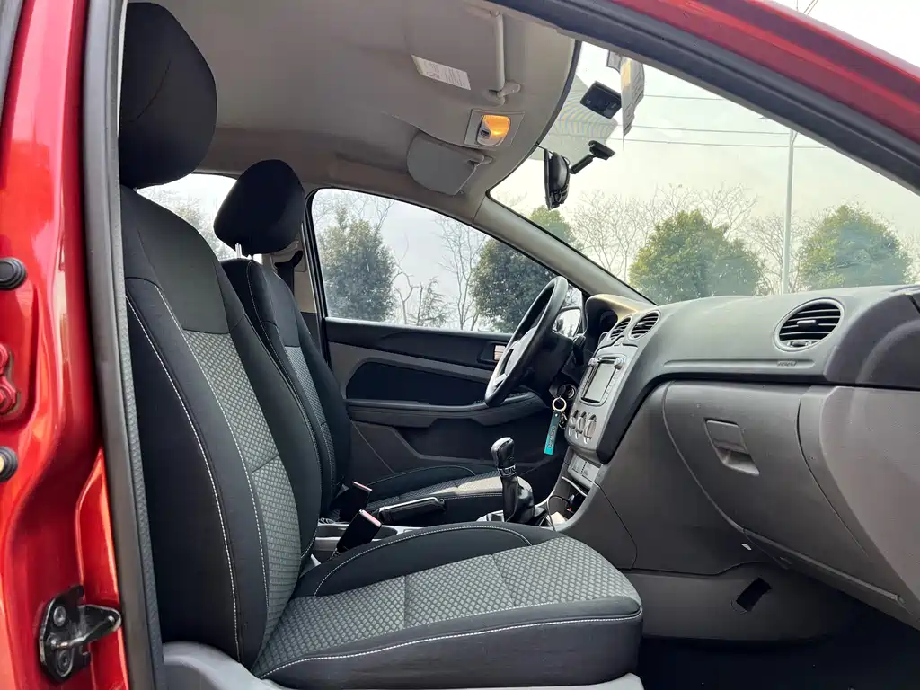 Ford Focus 2015 — фото 13