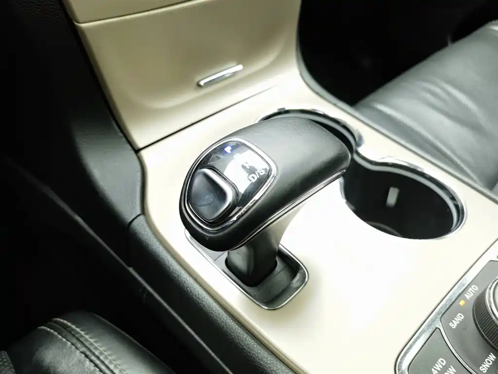 Jeep Grand Cherokee 2014 — фото 13