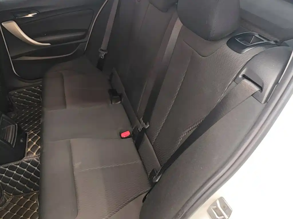 BMW 1 Series 2019 — фото 17