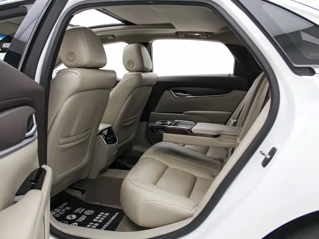Cadillac XTS 2016 — фото 10