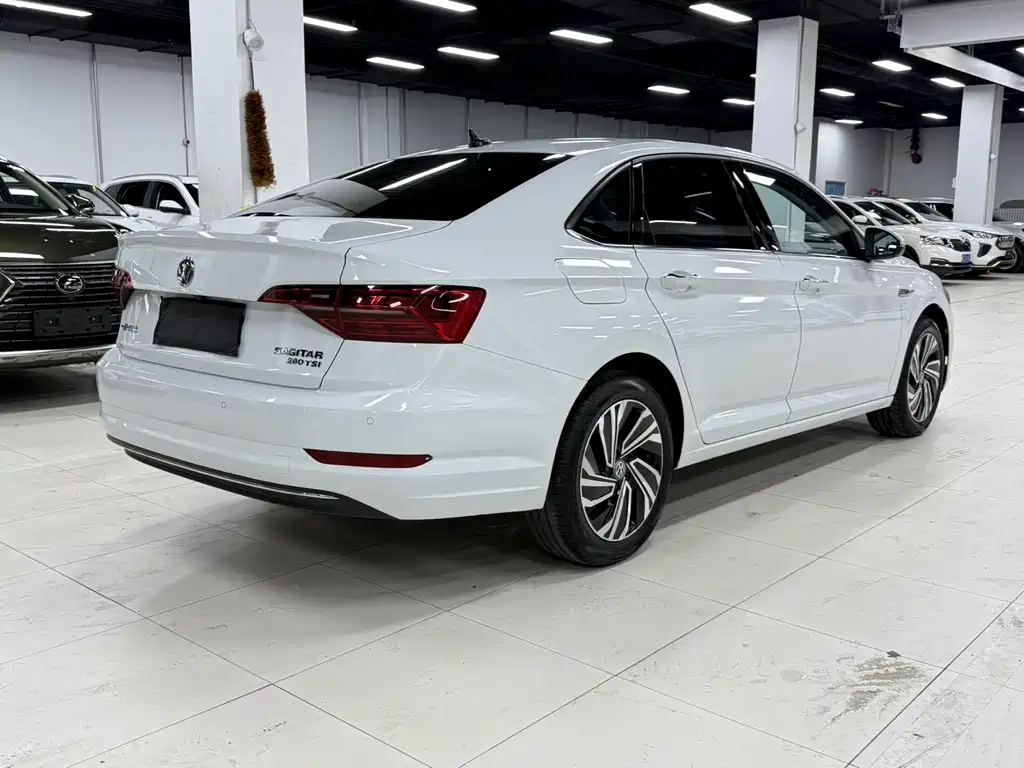 Volkswagen Sagitar 2022