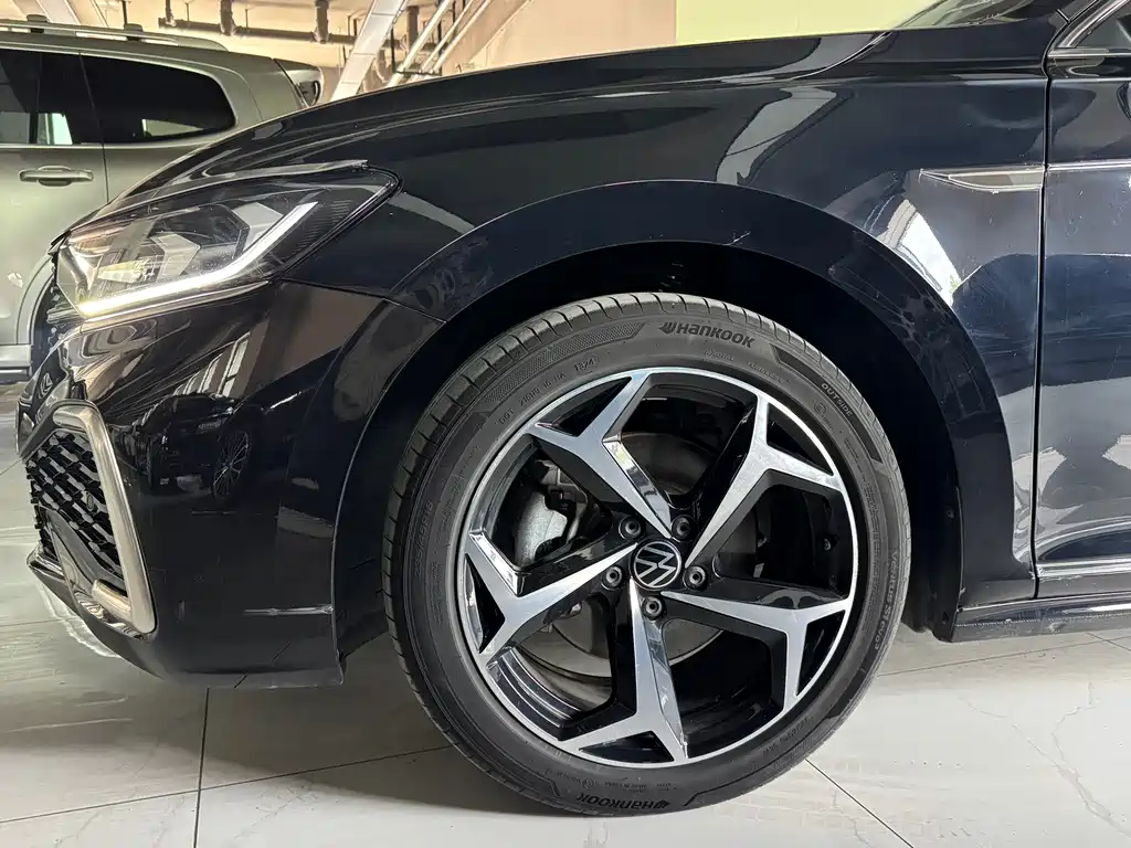 Volkswagen Passat 2024