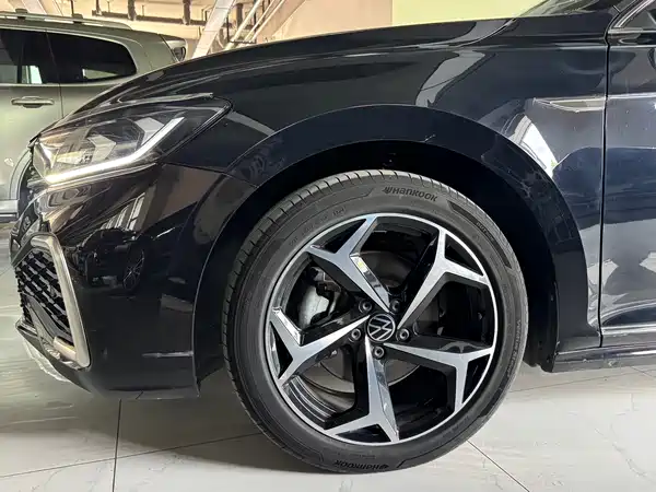 Volkswagen Passat 2024
