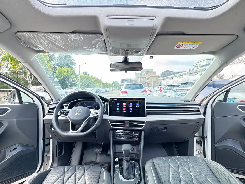 Volkswagen Tiguan L 2023 — фото 13