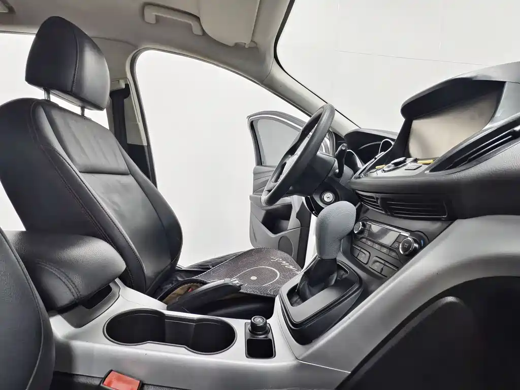 Ford Kuga 2016 — фото 14
