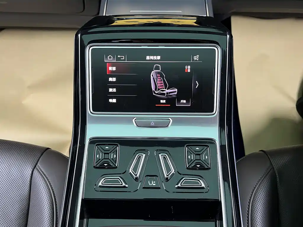 Audi A8 2021 — фото 32