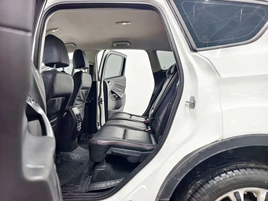 Ford Kuga 2016 — фото 12