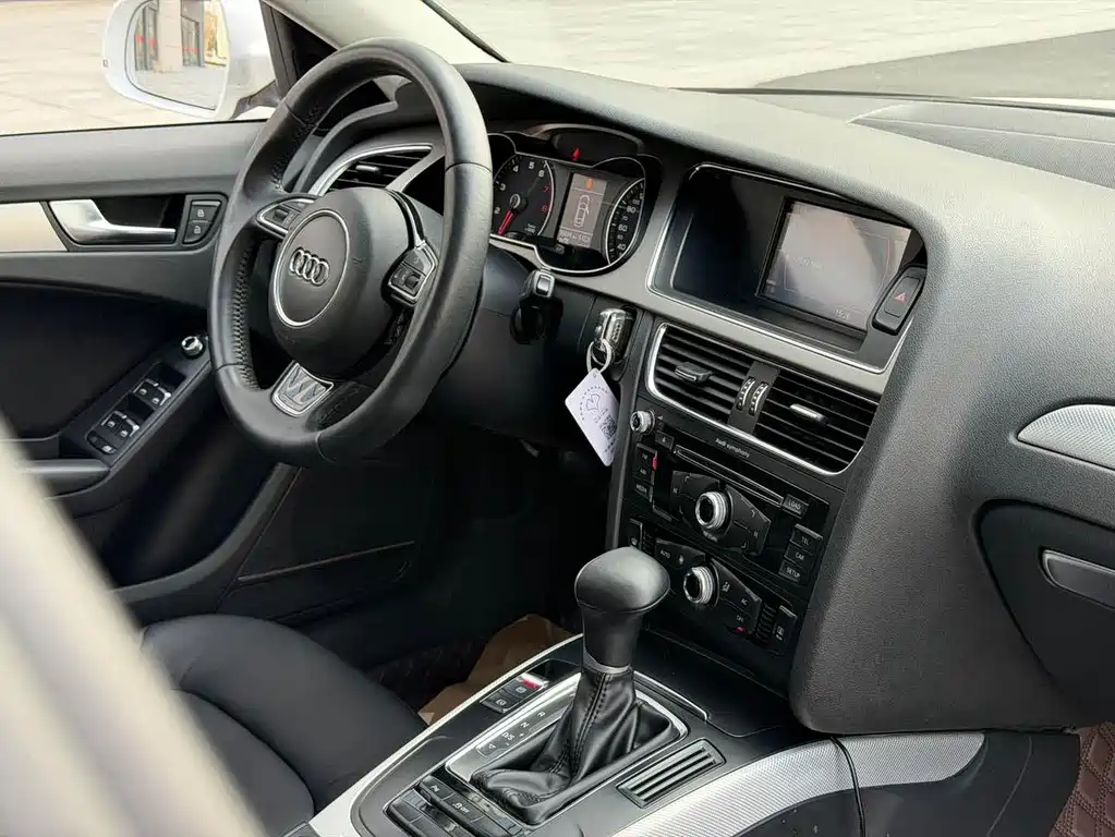 Audi A4L 2014 — фото 12