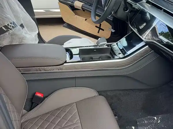 Audi A8 2025