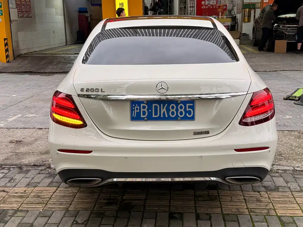 Mercedes-Benz E-Class 2018 — фото 18
