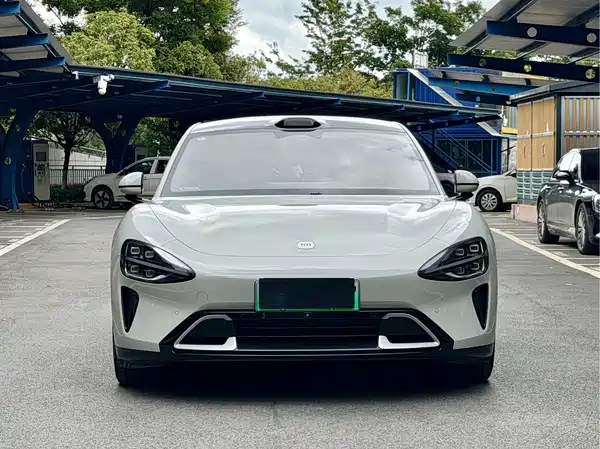 Xiaomi SU7 2025