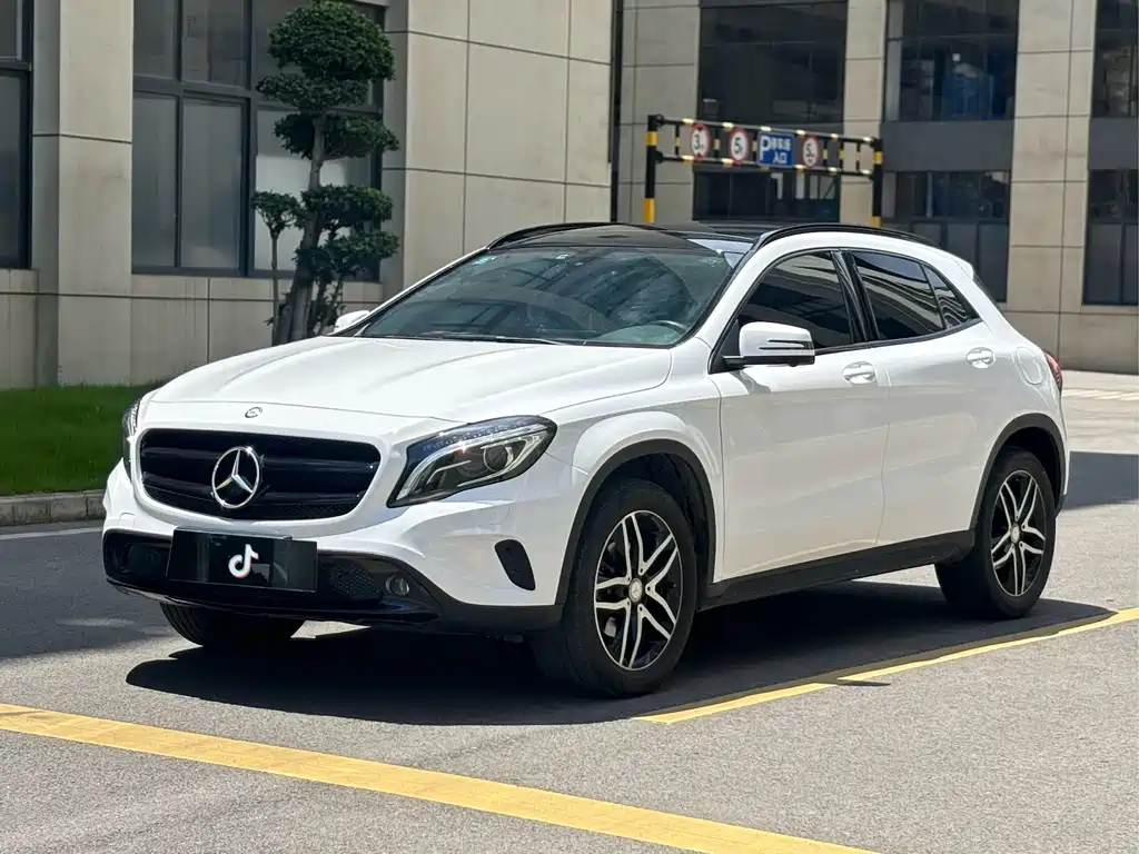 Mercedes-Benz GLA 2017 — фото 1