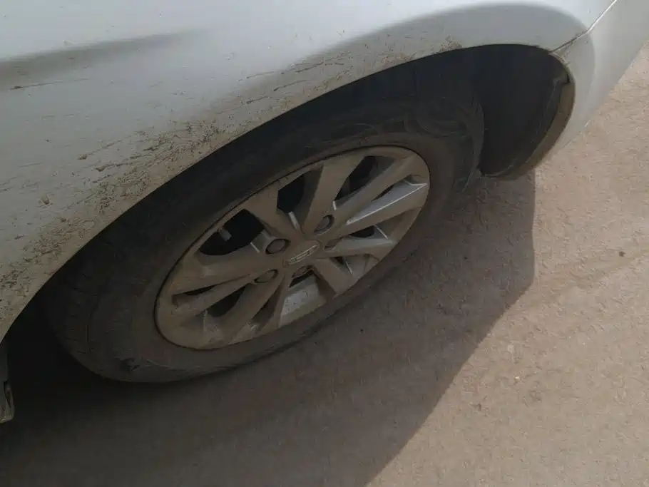 Geely Emgrand 2022