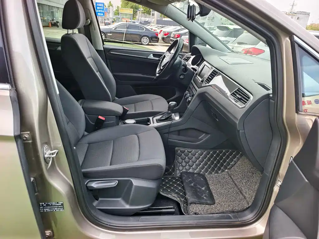 Volkswagen Golf Sportsvan 2017 — фото 16