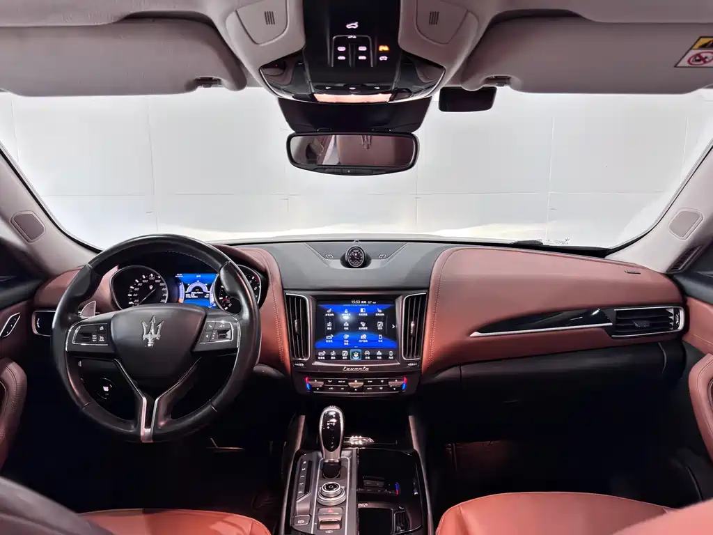 Maserati Levante 2018 — фото 31