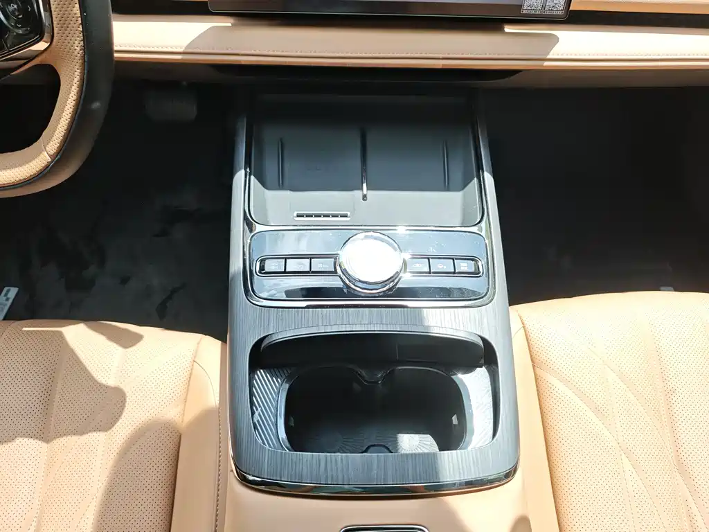 Geely Galaxy Starshine 8 2025 — фото 13