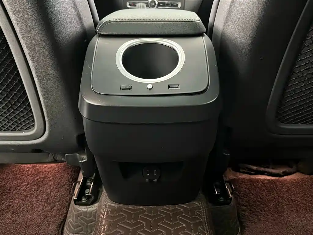 Volvo XC60 2022 — фото 16