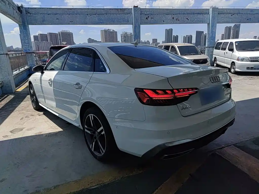 Audi A4L 2021