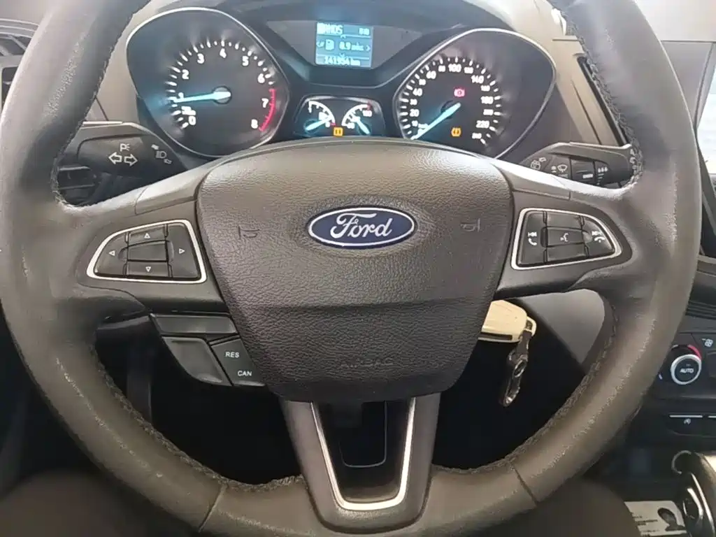 Ford Kuga 2018 — фото 11