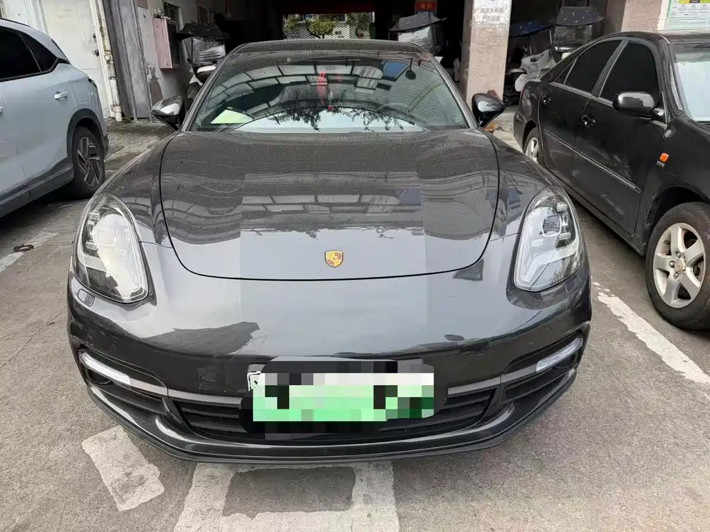 Porsche Panamera Hybrid 2024