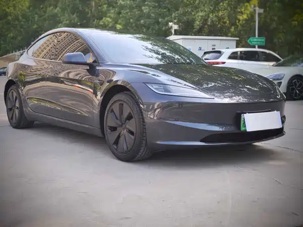 Tesla Model 3 2025
