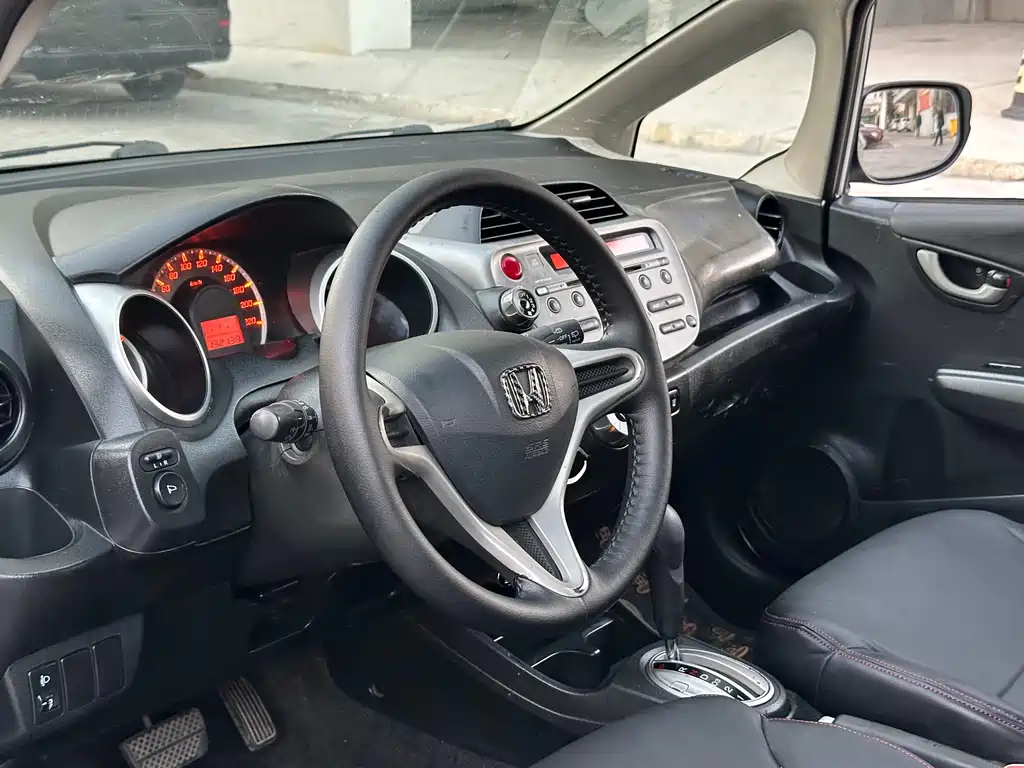 Honda Fit 2011 — фото 14