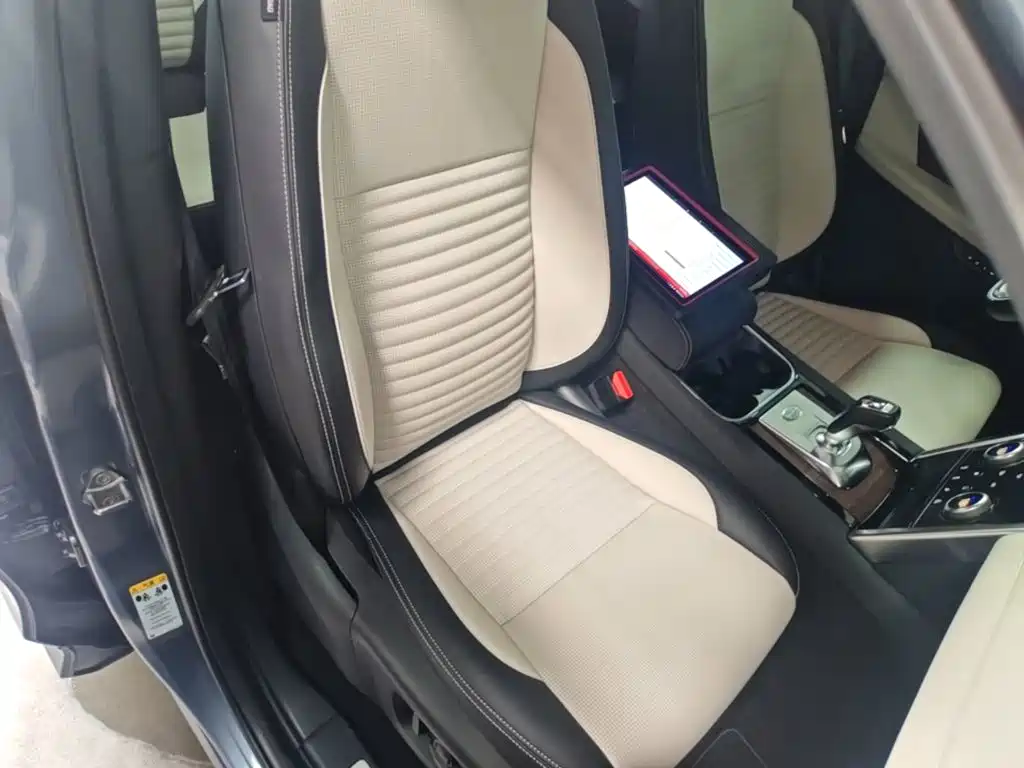 Land Rover Discovery Sport 2020 — фото 25