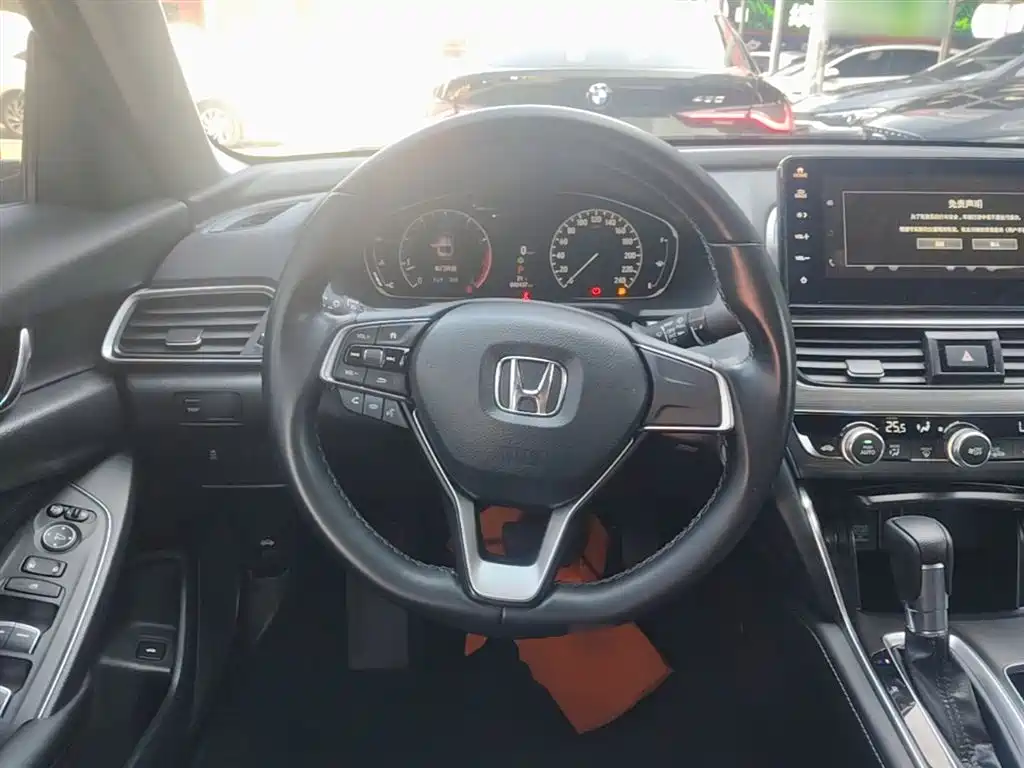 Honda Accord 2022 — фото 11