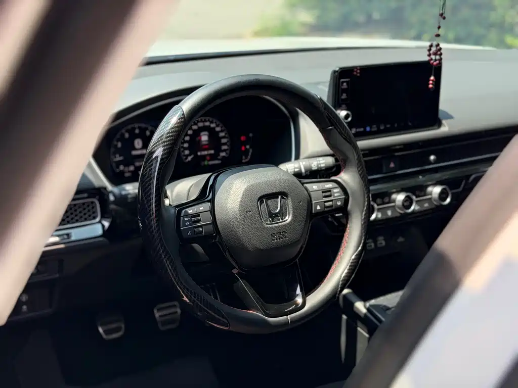Honda Civic 2025 — фото 10