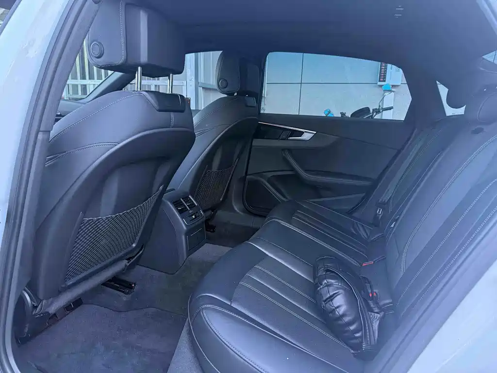 Audi A4L 2023