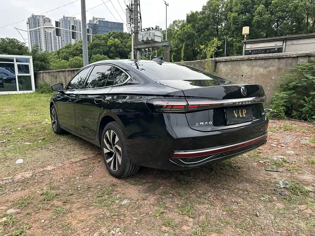 Volkswagen Passat 2025
