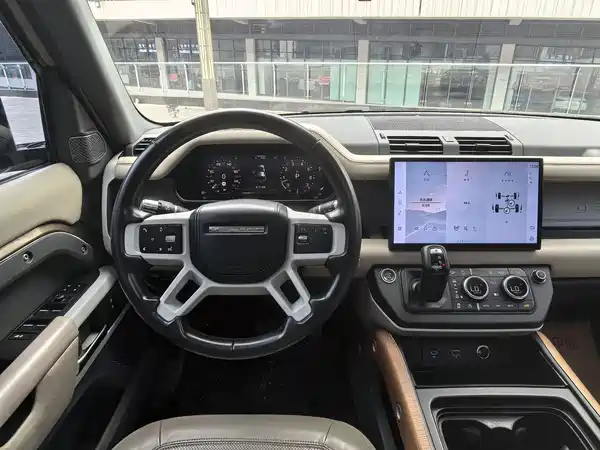 Land Rover Defender 2020