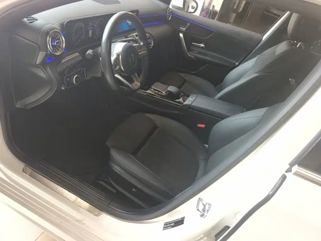 Mercedes-Benz A-Class 2021 — фото 15