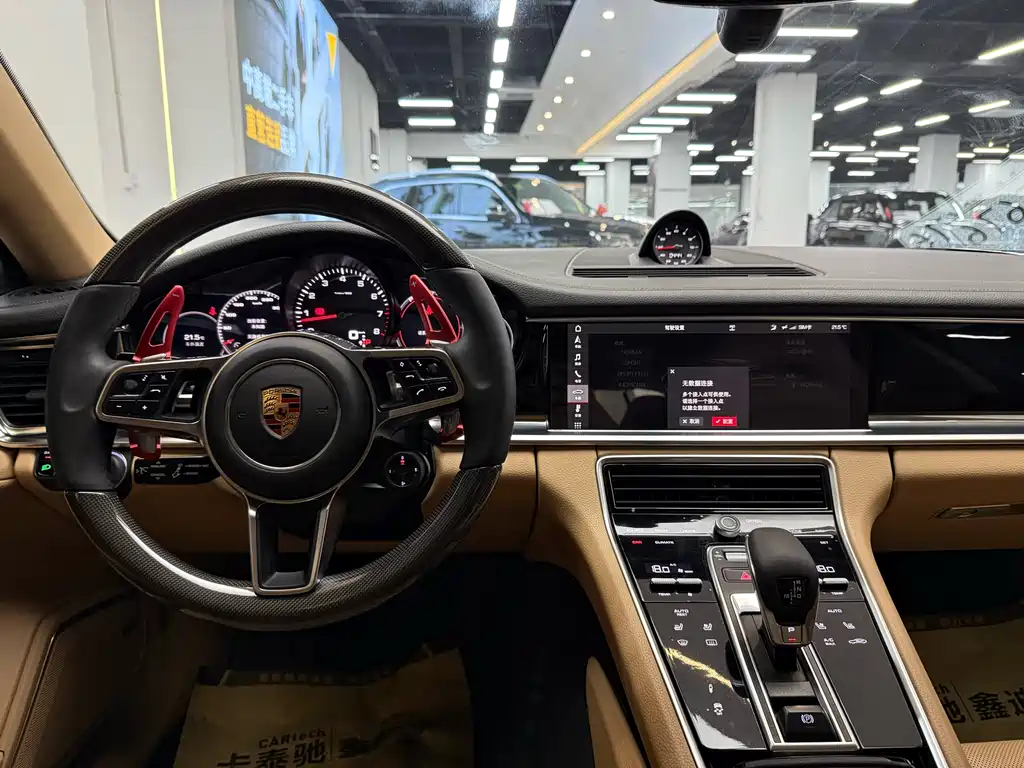 Porsche Panamera 2018 — фото 16