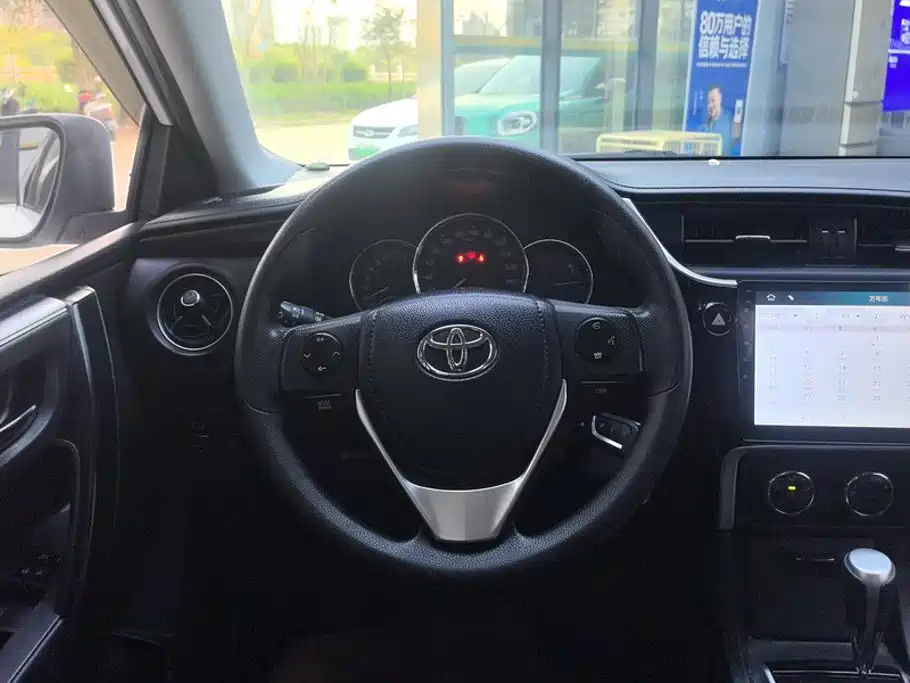 Toyota Corolla 2018 — фото 15