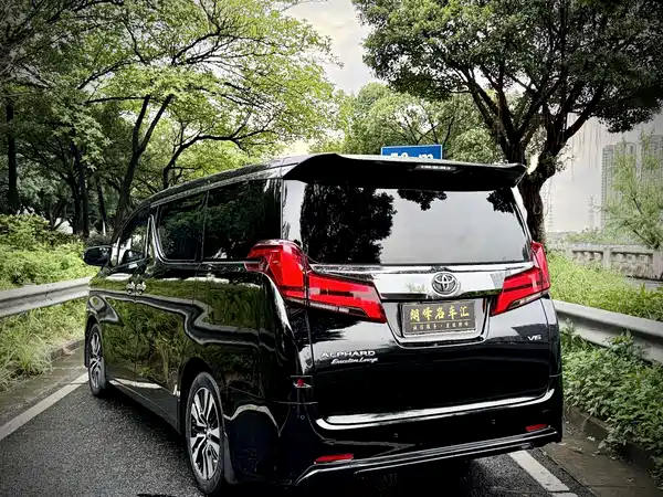 Toyota Alphard 2018