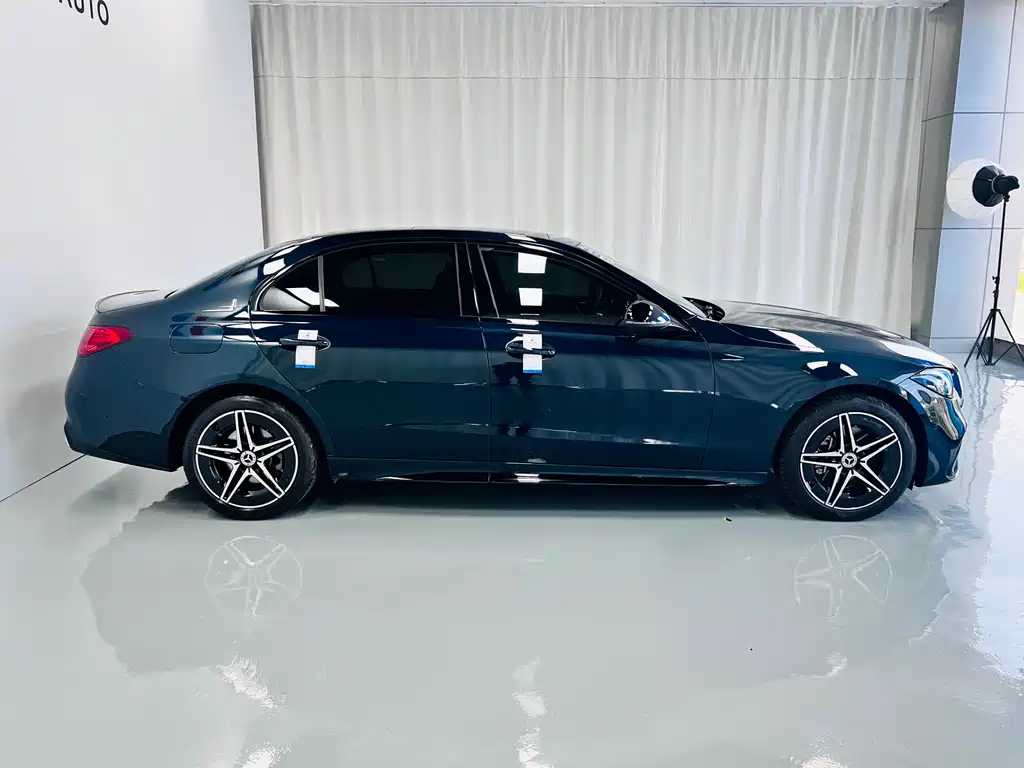 Mercedes-Benz C-Class 2023 — фото 5