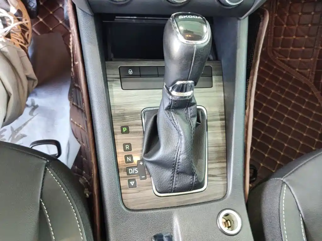 Skoda Octavia 2015 — фото 14