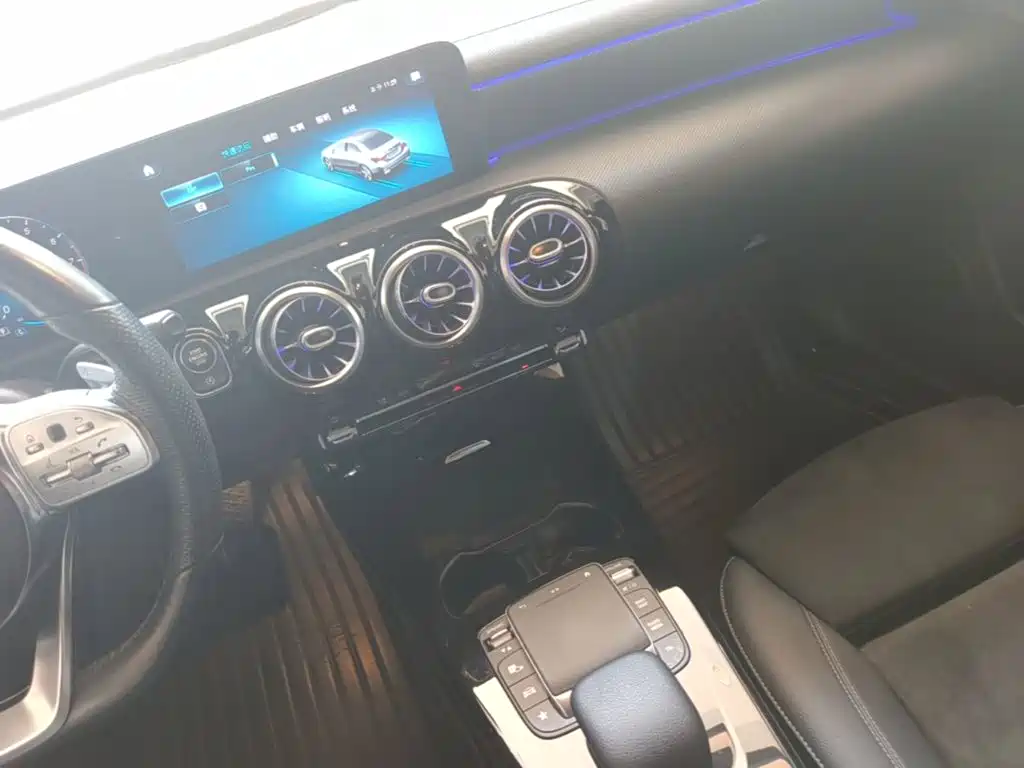 Mercedes-Benz A-Class 2021 — фото 13