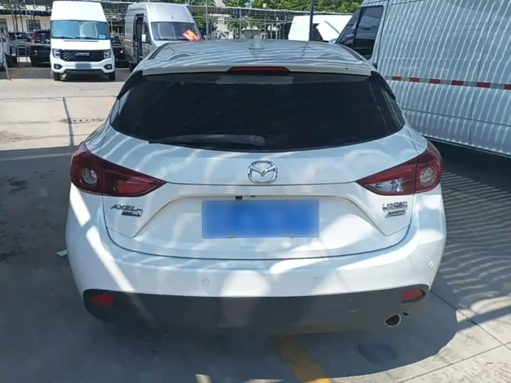 Mazda 3 Axela 2016