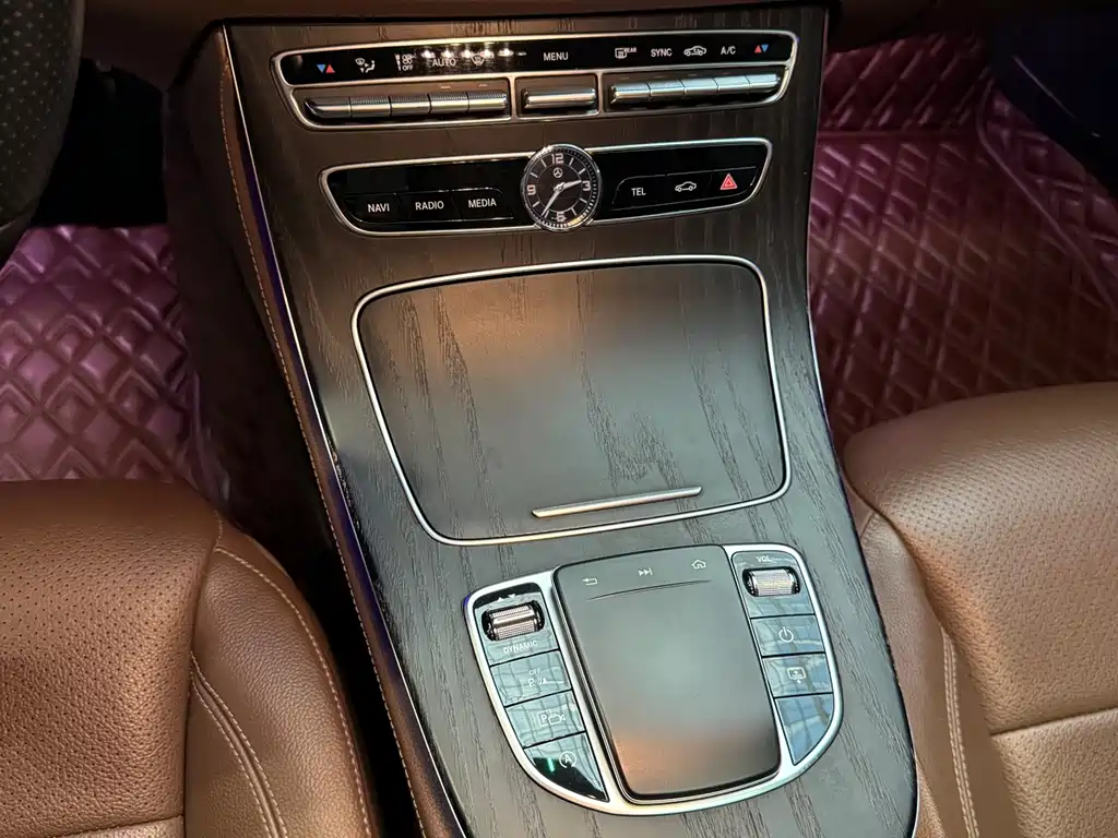 Mercedes-Benz E-Class 2020 — фото 14
